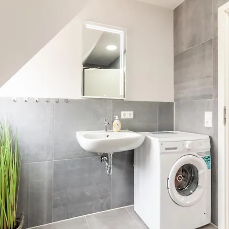 Njoy! Bright - Therme & Parkplatz Appartement